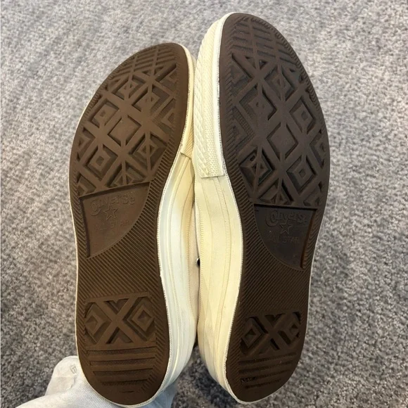 Converse x Comme des Garçons PLAY Chuck 70 Low Top - Picture 5 of 7